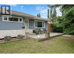 46 Westwood Drive SW - photo 2