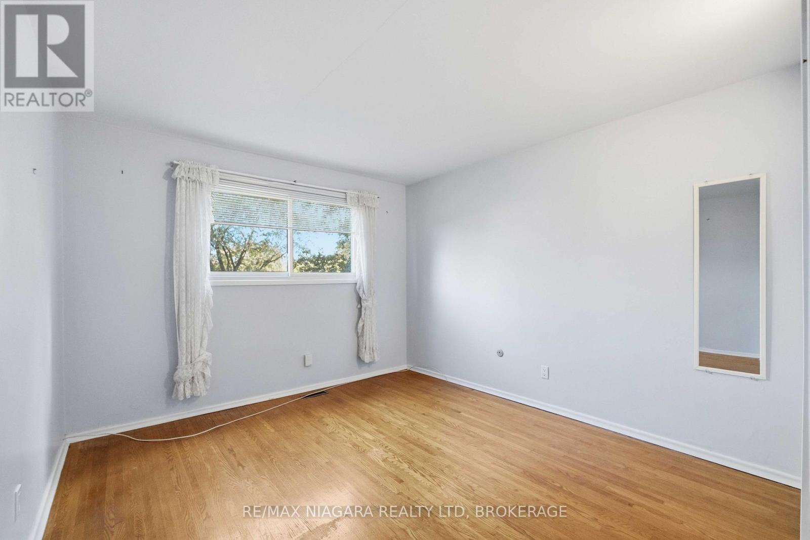 150 WOODSIDE DRIVE - 16