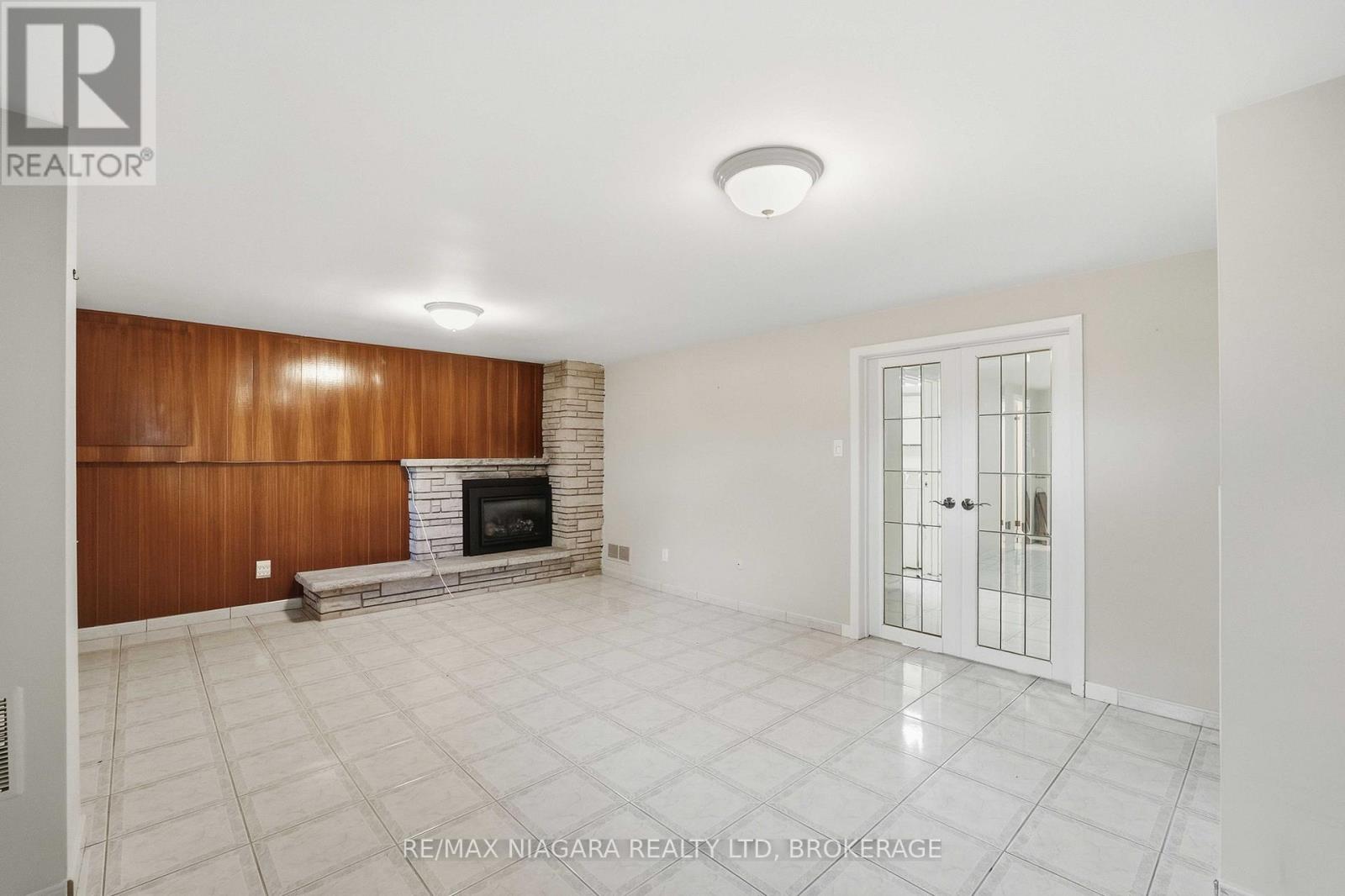 150 WOODSIDE DRIVE - 23