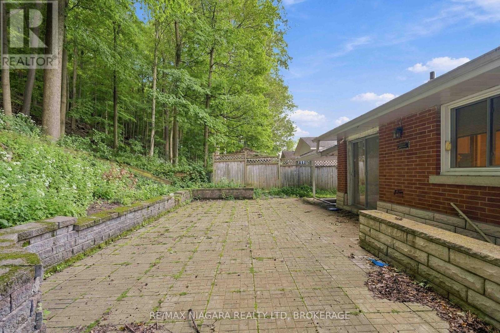 150 WOODSIDE DRIVE - 31