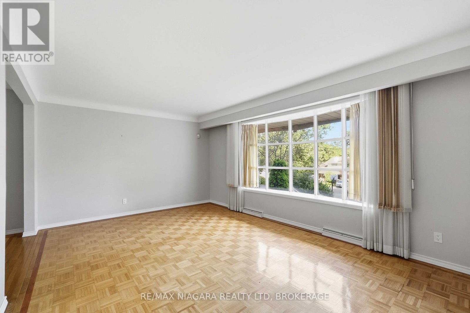 150 WOODSIDE DRIVE - 4