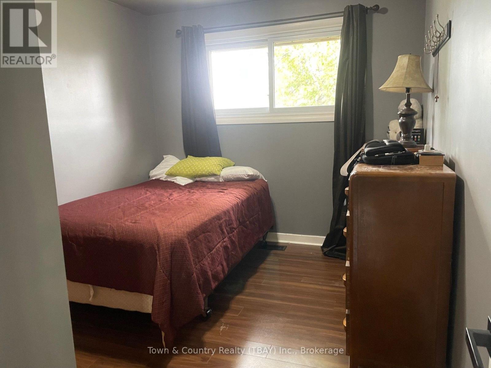 49 MELON STREET - Image 11