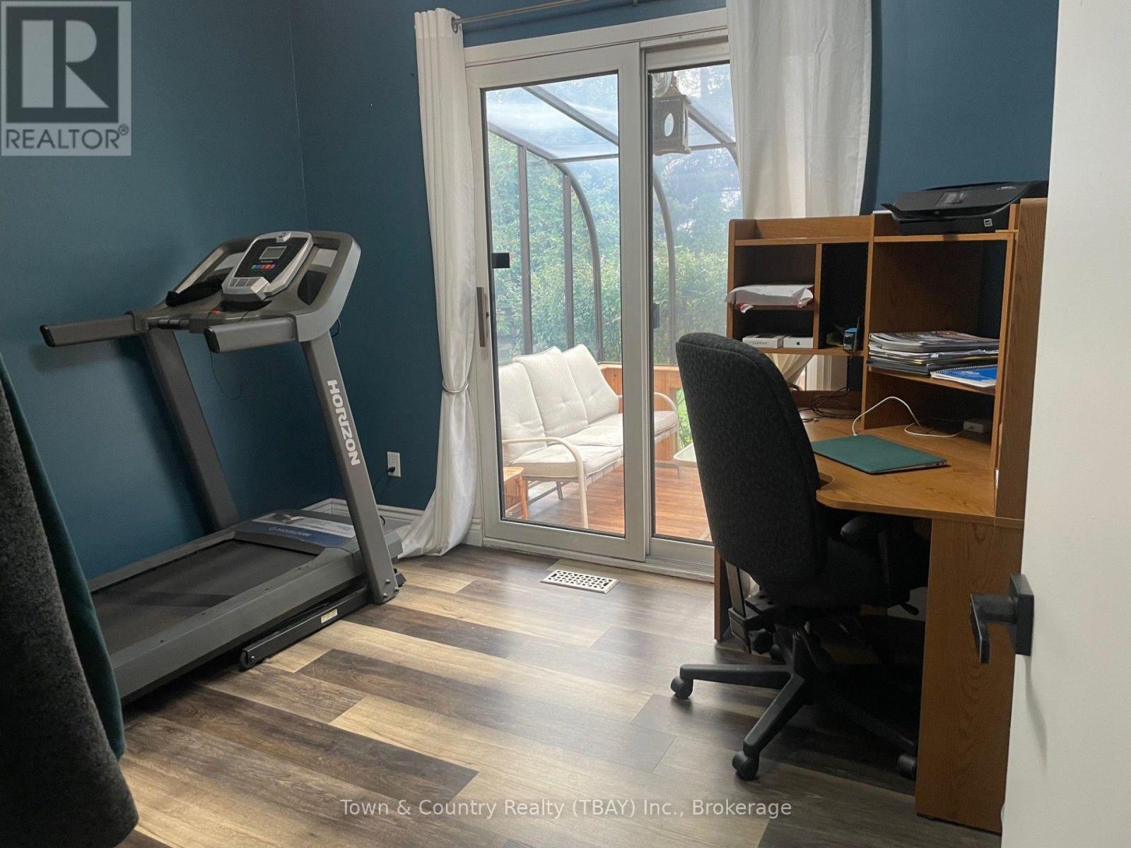 49 MELON STREET - Image 8