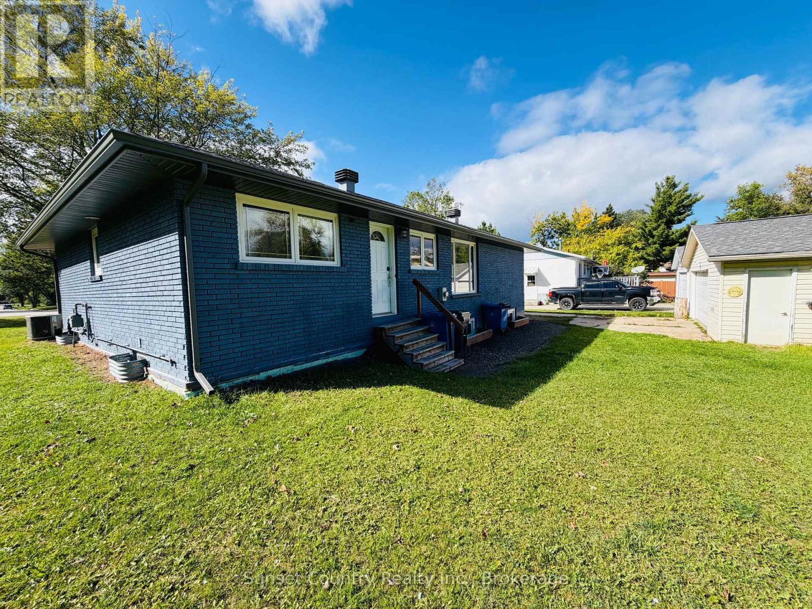 68 DINGWALL PARKWAY, Dryden (Milestone) — photo 2
