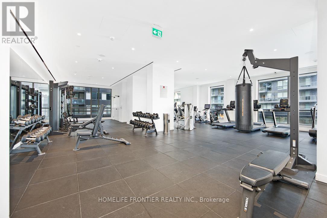 #704 39 ROEHAMPTON AVENUE - 23