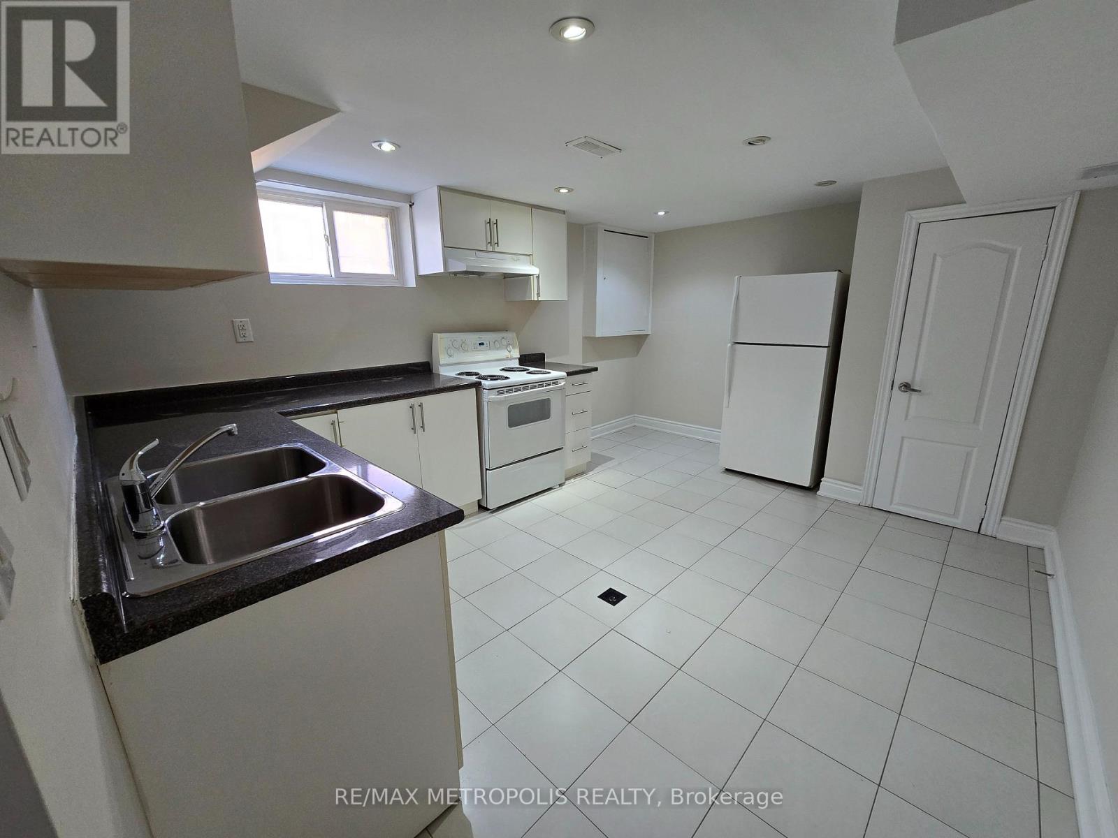 BSMT - 238 TORONTO AVENUE, Oshawa (Central) — photo 3