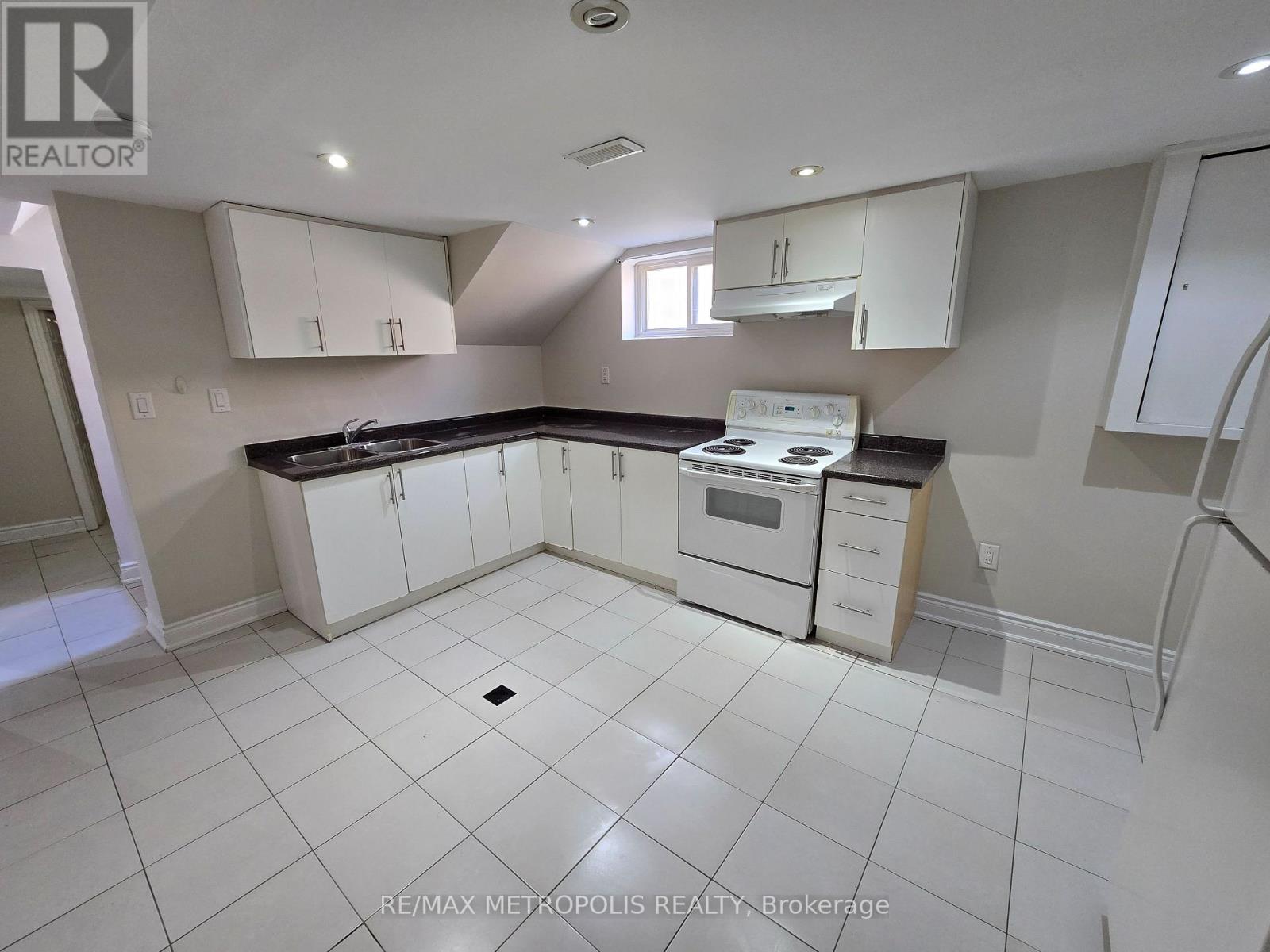 BSMT - 238 TORONTO AVENUE, Oshawa (Central) — photo 4