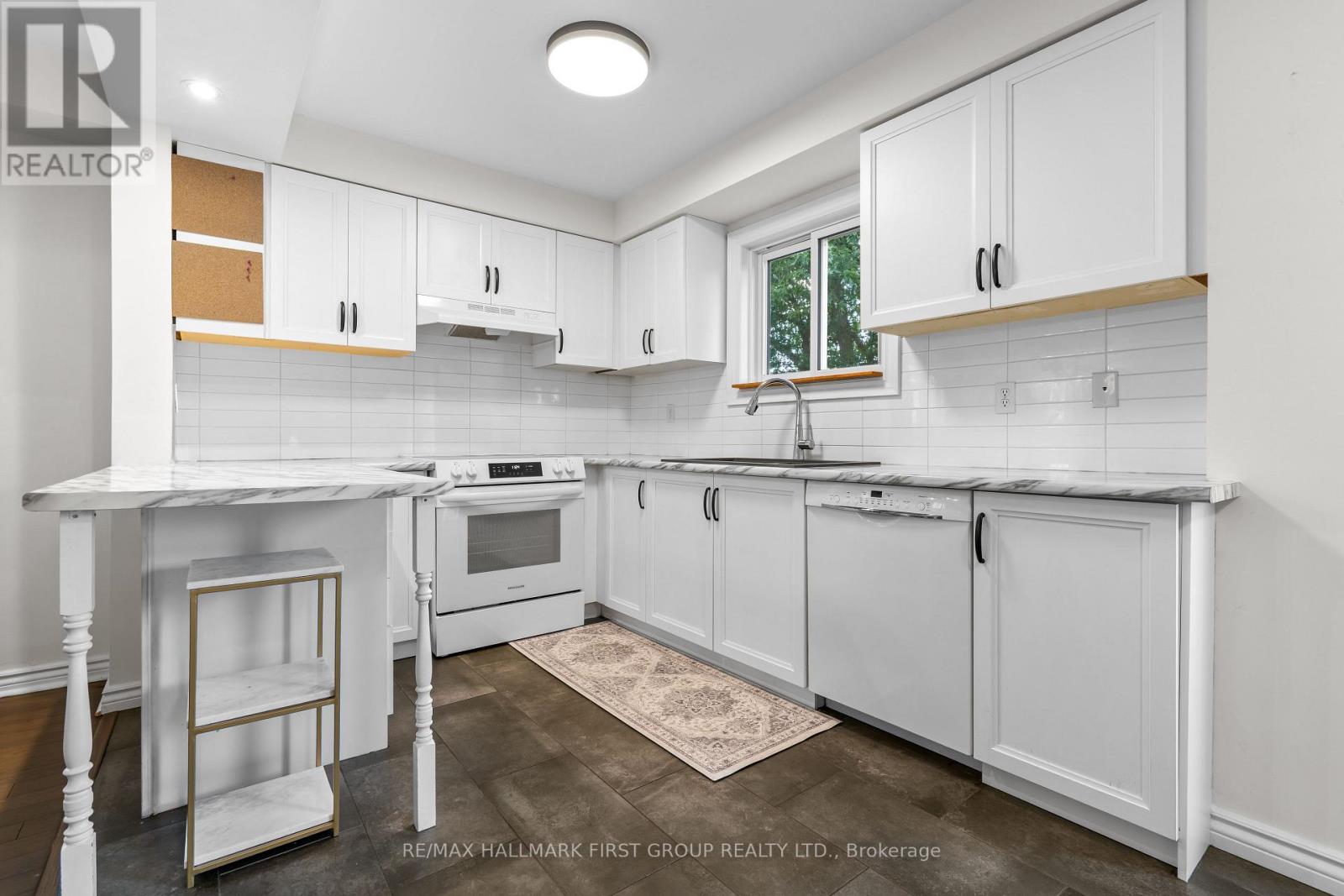 124 HUMPHREY DRIVE, Ajax (South West) — photo 6
