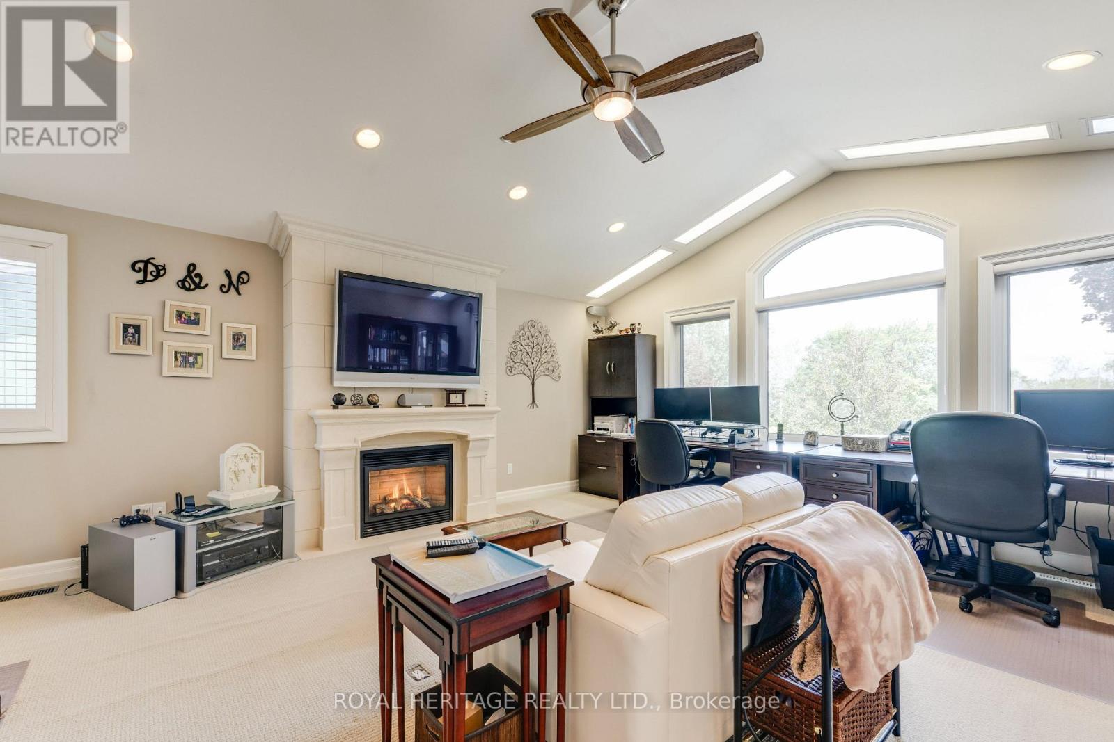 8 CHANTREY COURT - 22