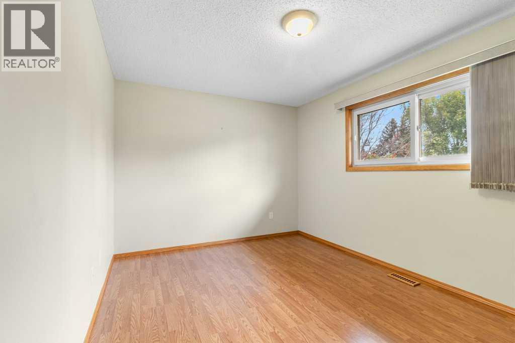 Listing photo – 4131 53 Avenue, Innisfail