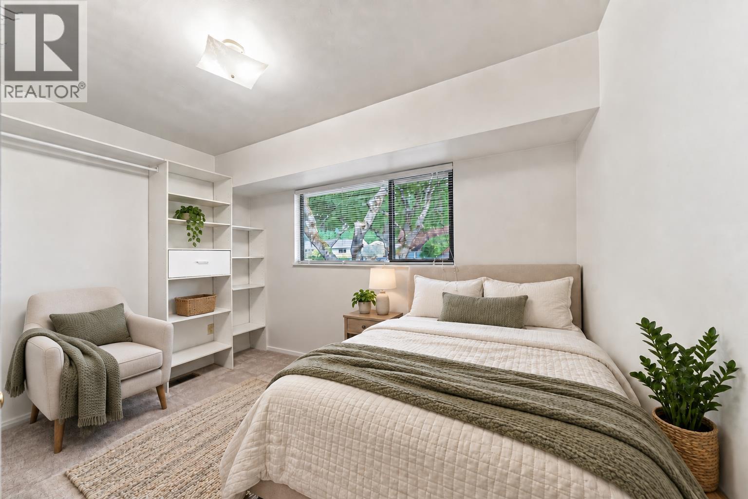 2161 FLORALYNN CRESCENT, North Vancouver
