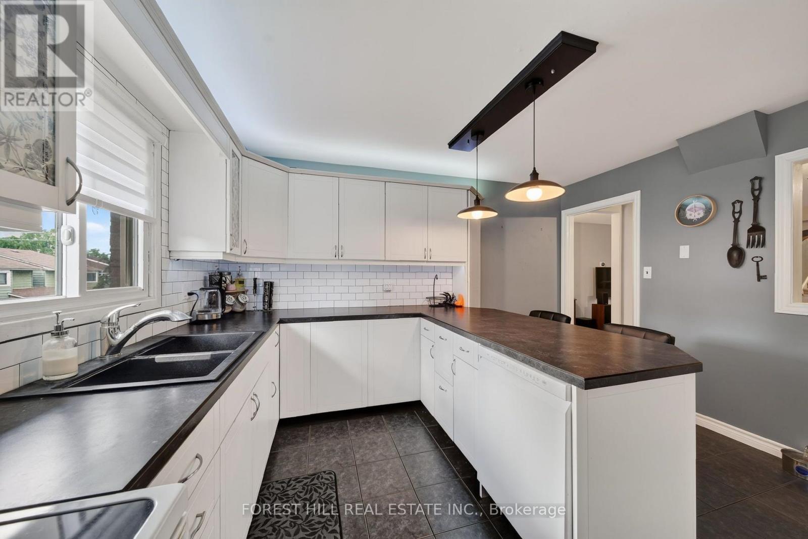 #9 25 DEER RUN CRESCENT - Image 11