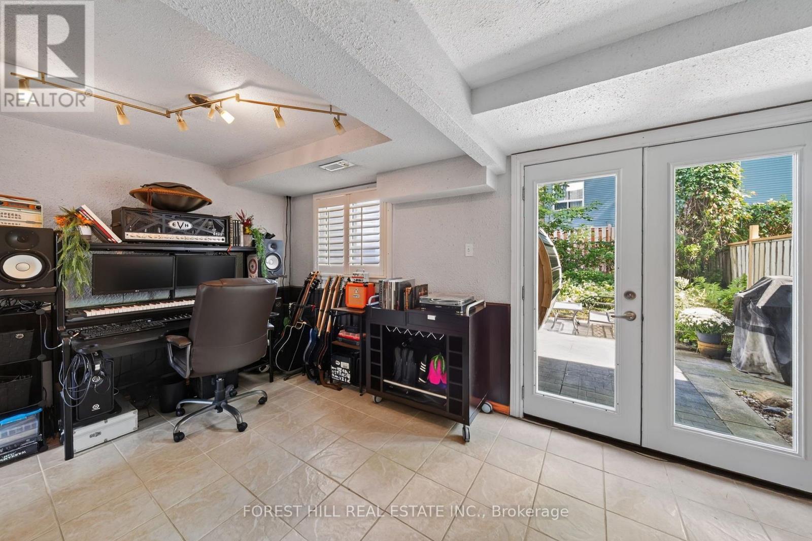 #9 25 DEER RUN CRESCENT - Image 22