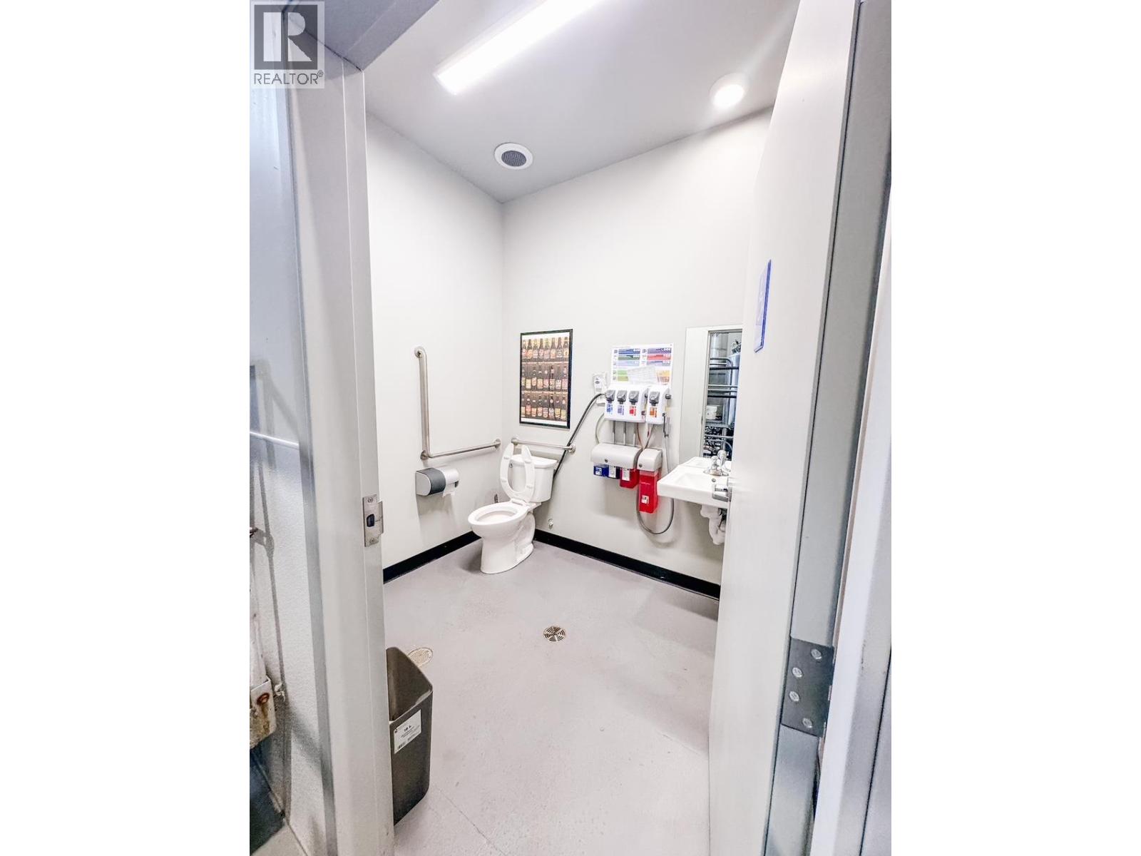 105 310 Hiram Walker Court, Kelowna