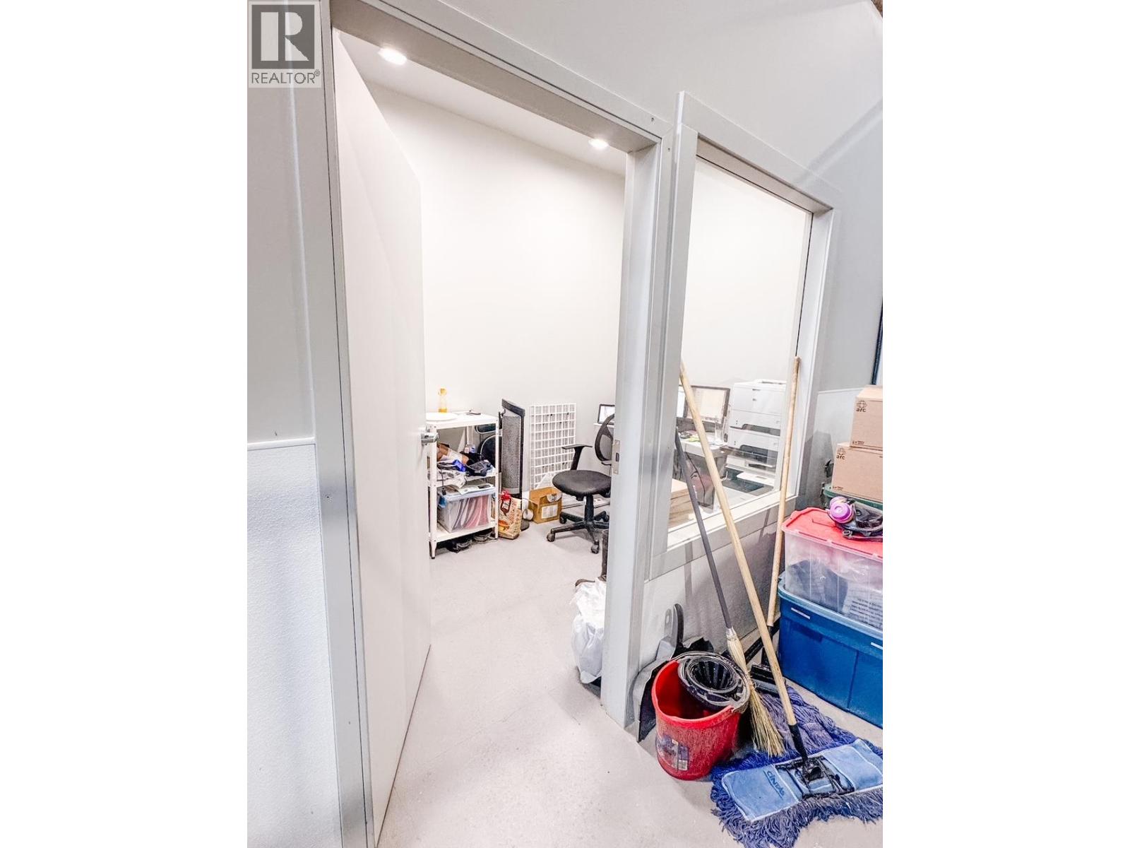 105 310 Hiram Walker Court, Kelowna