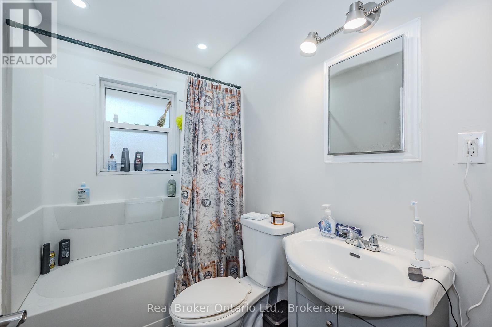 112 VICTORIA ROAD N - Image 13
