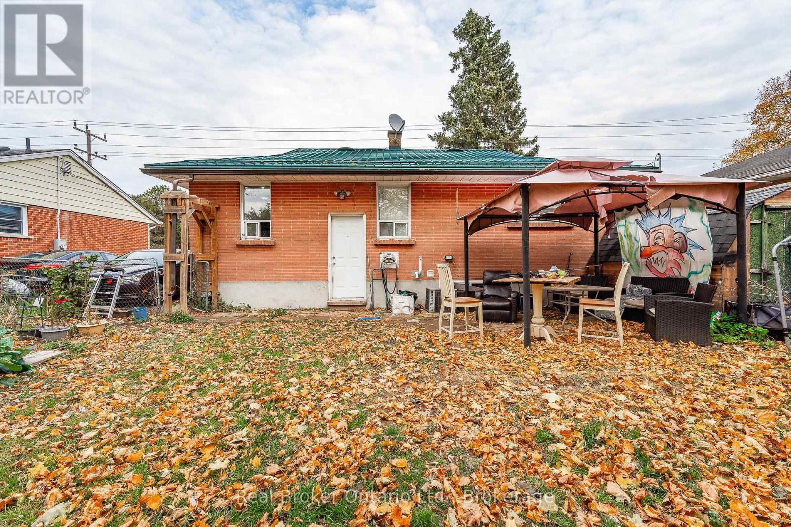 112 VICTORIA ROAD N - Image 31