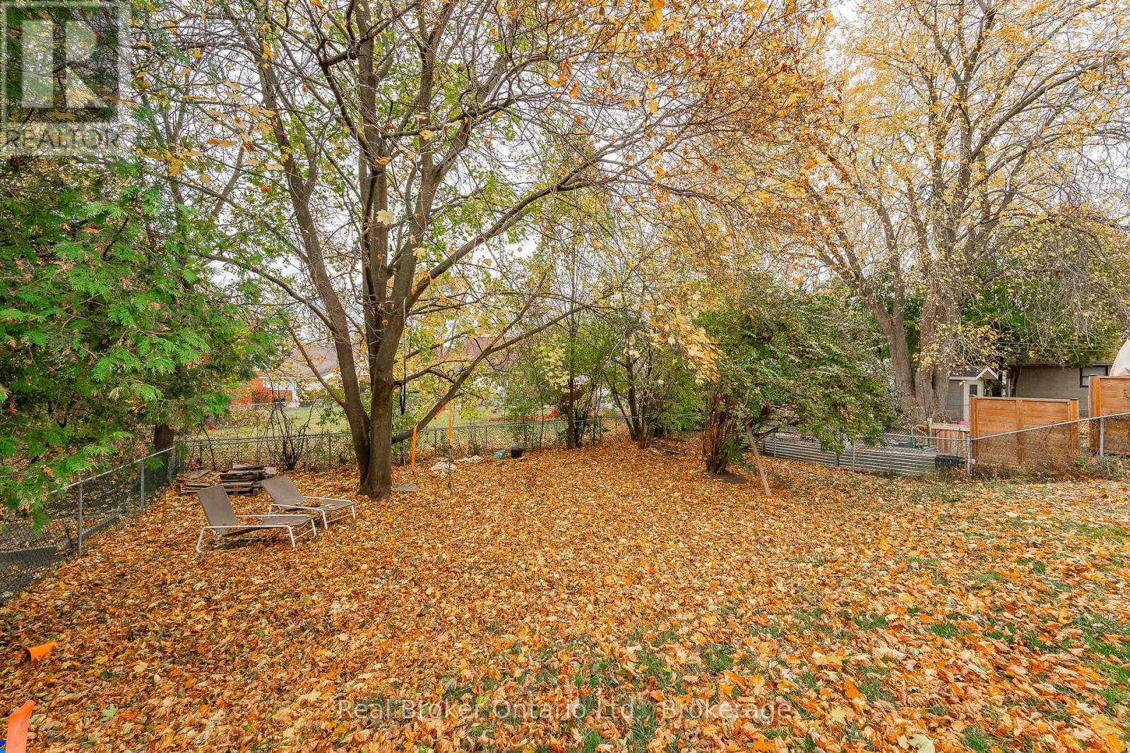 112 VICTORIA ROAD N - Image 32