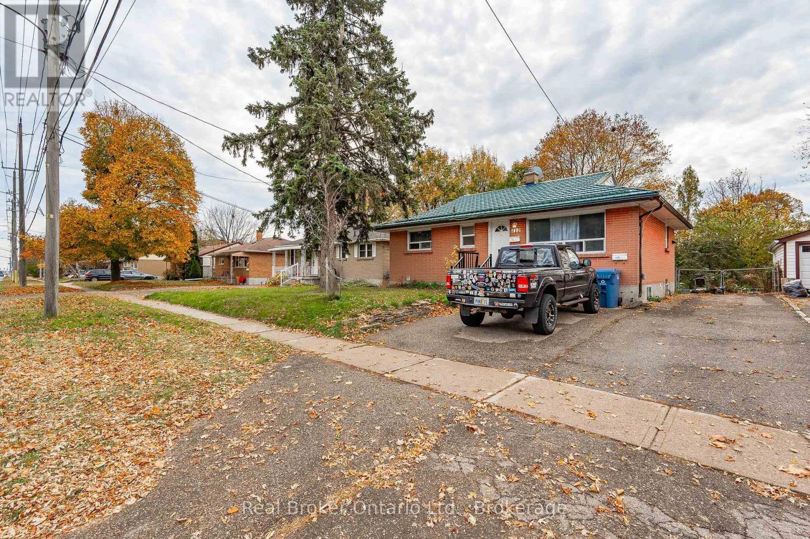 112 VICTORIA ROAD N - Image 36