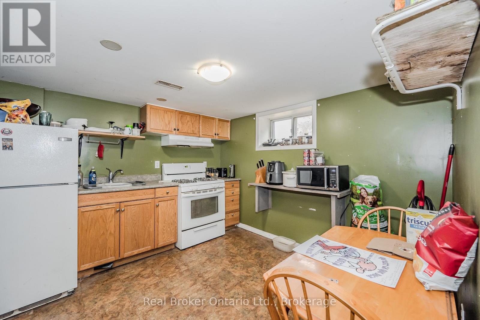 112 VICTORIA ROAD N - 37