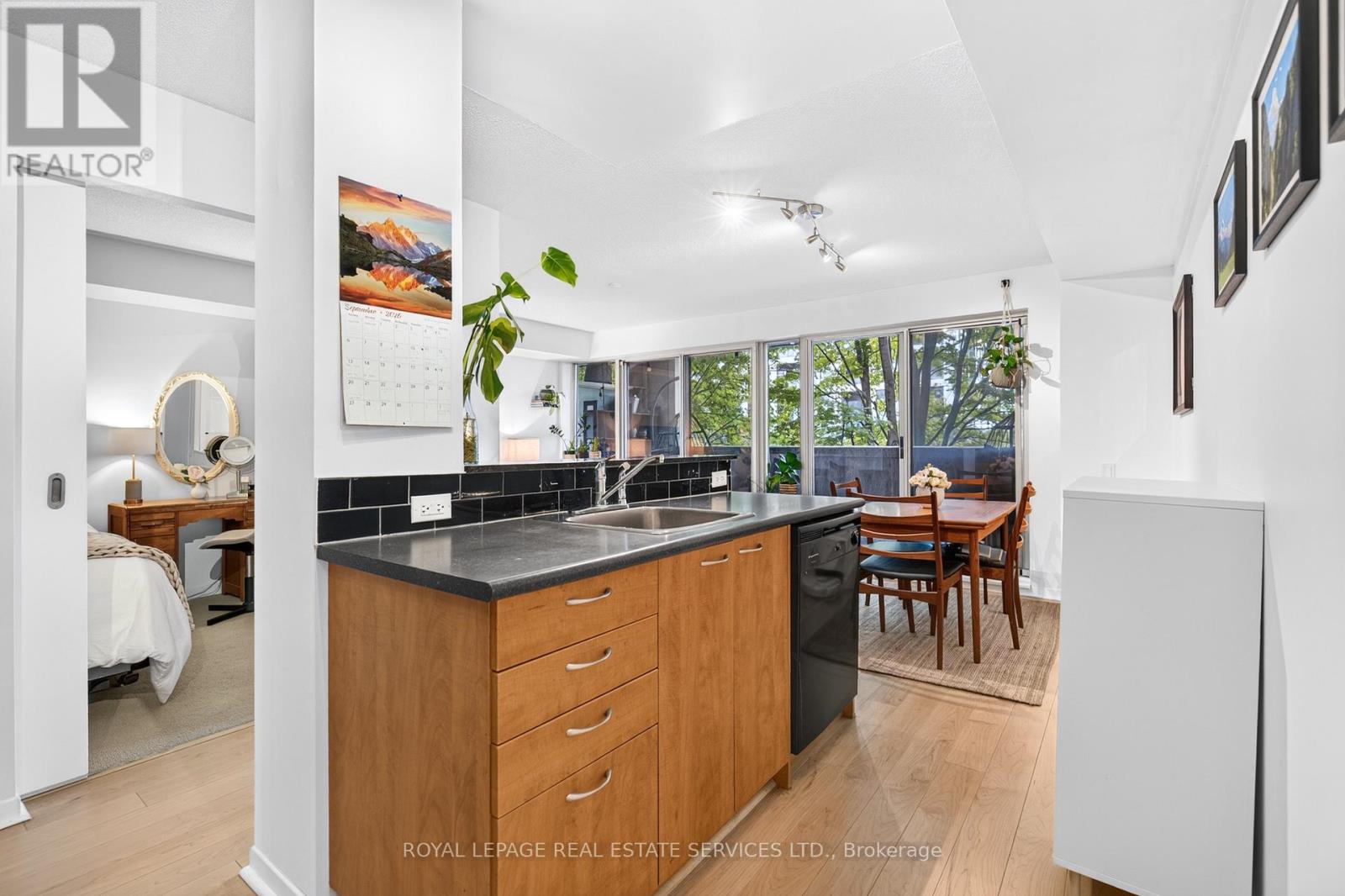 215 - 1040 THE QUEENSWAY, Toronto (Islington-City Centre West) — photo 8