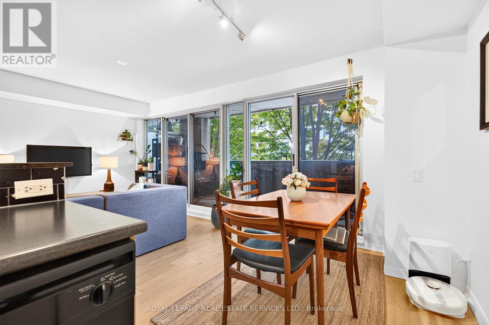 215 - 1040 THE QUEENSWAY, Toronto (Islington-City Centre West) — photo 9