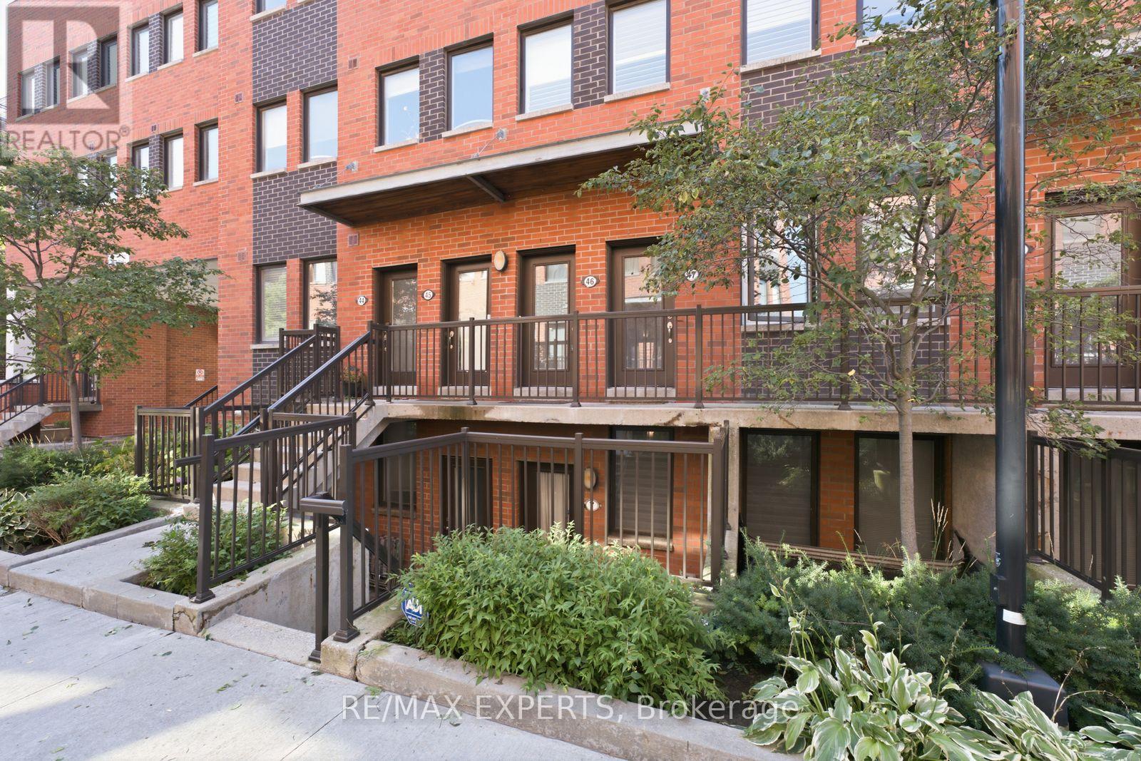46 - 68 WINSTON PARK BOULEVARD, Toronto (Downsview-Roding-CFB) — photo 2