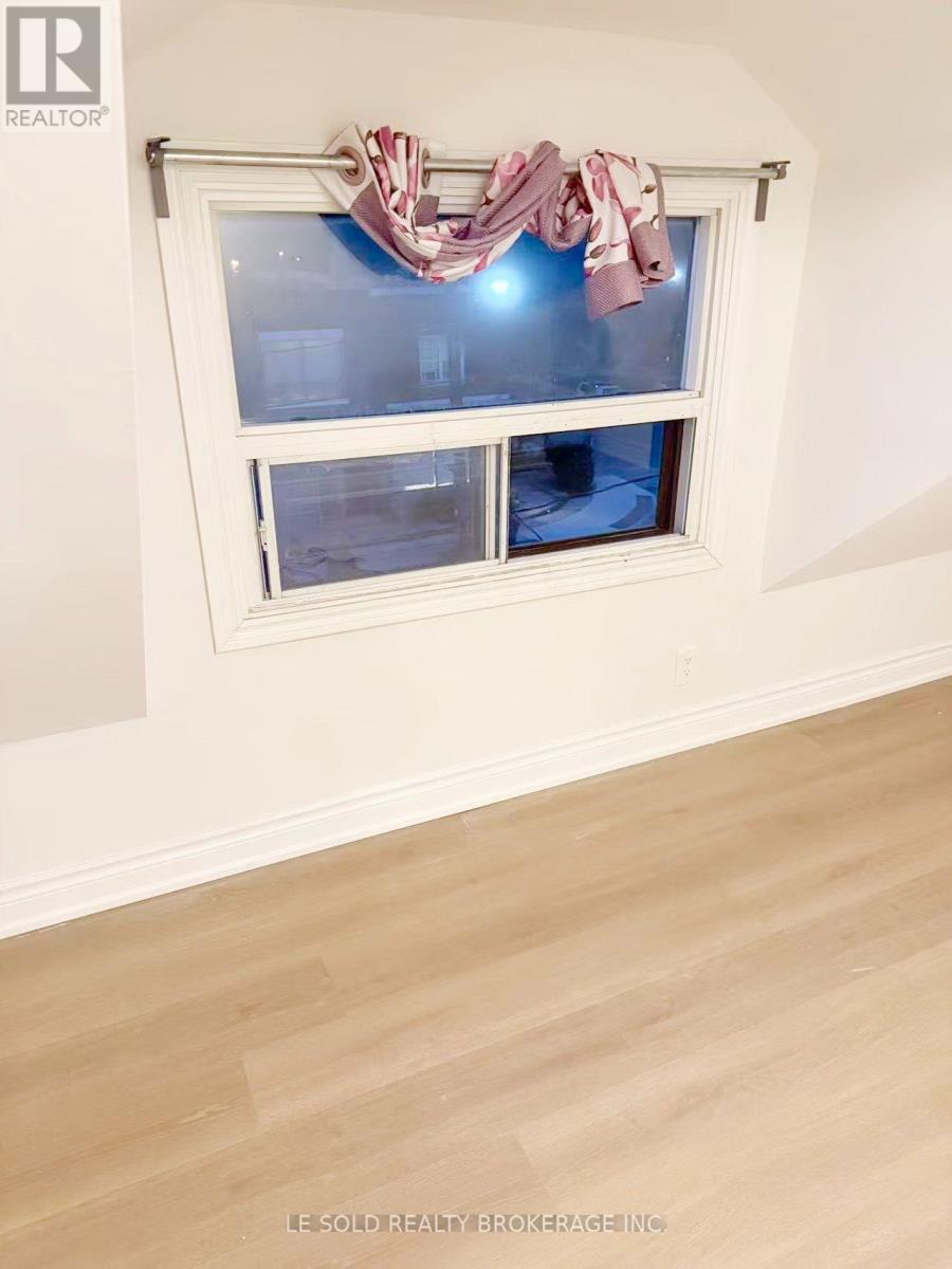 ROOM 301 - 81 HALLAM STREET, Toronto (Dovercourt-Wallace Emerson-Junction) — photo 8