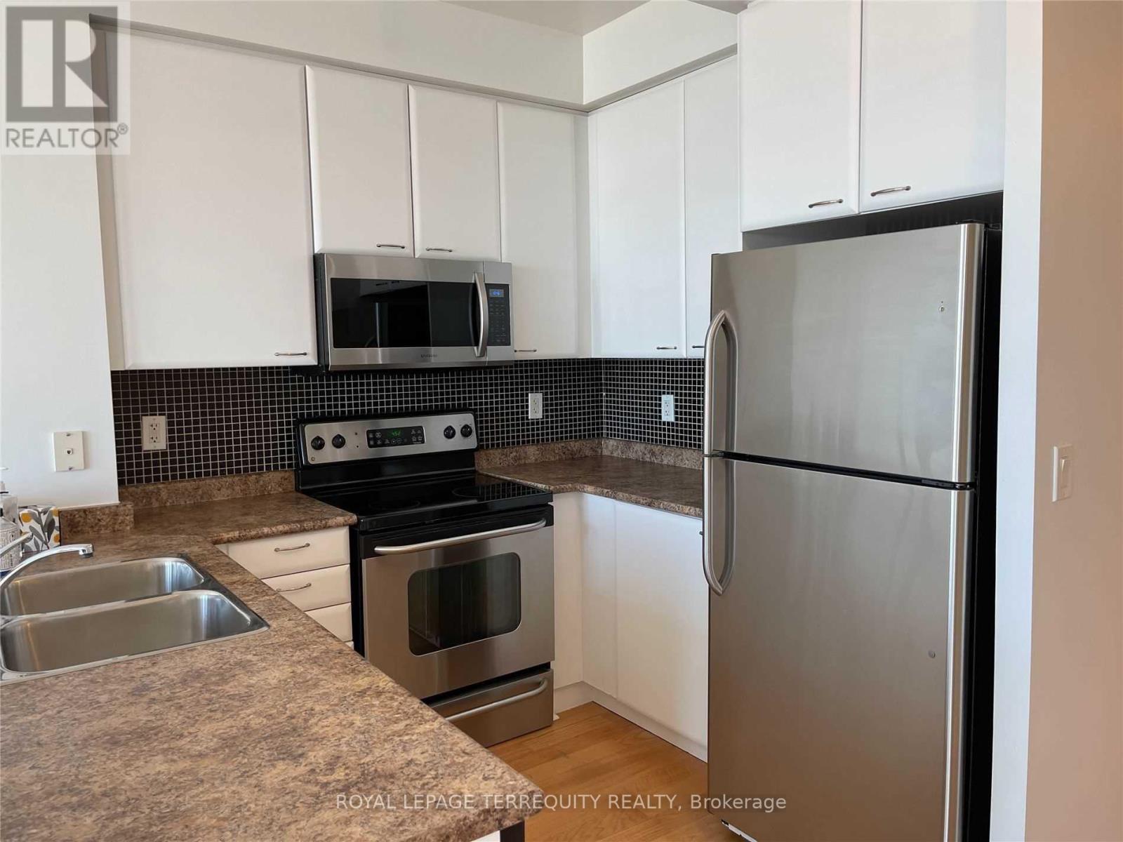 2610 - 220 BURNHAMTHORPE ROAD W, Mississauga (City Centre) — photo 4