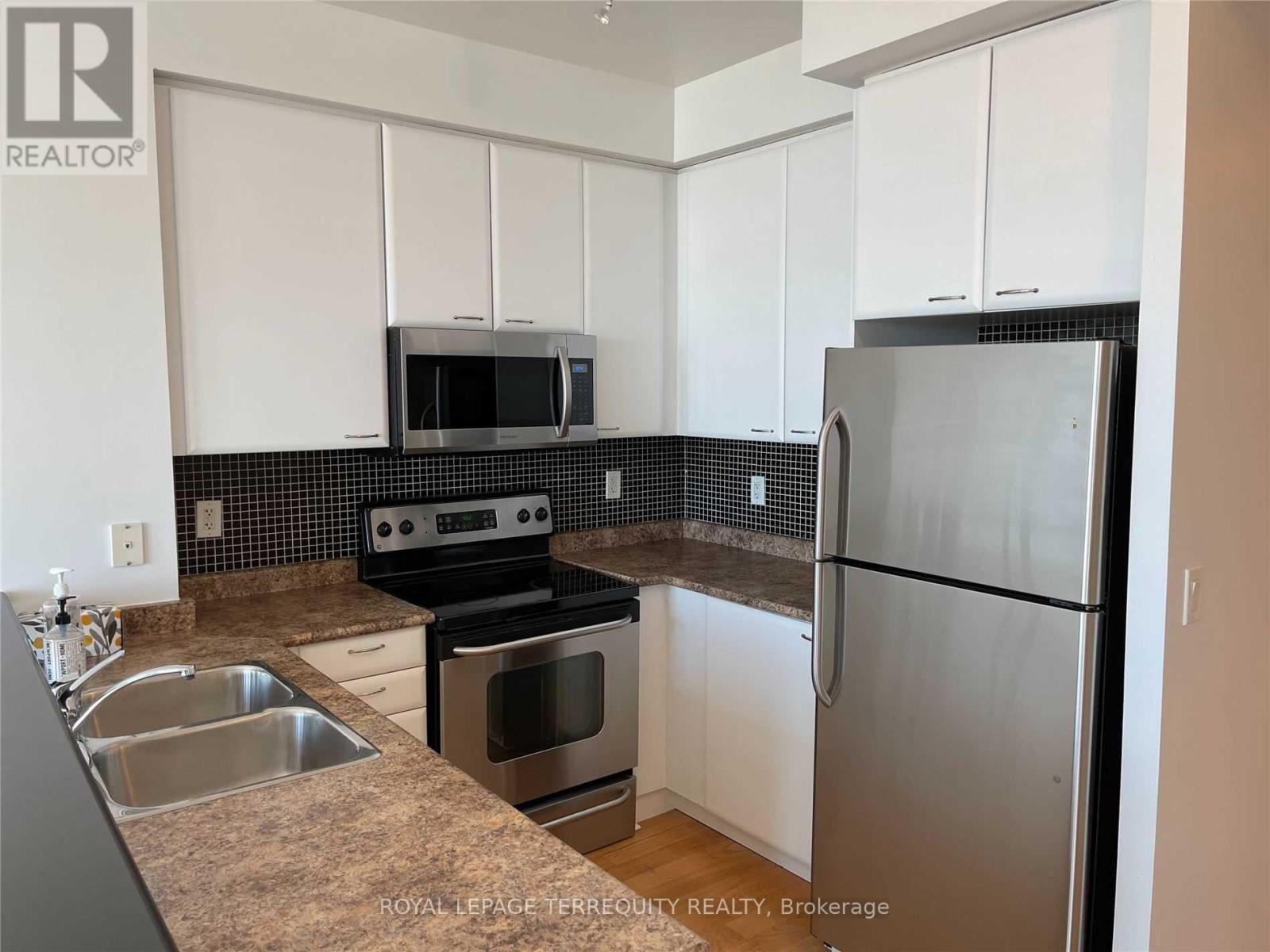 2610 - 220 BURNHAMTHORPE ROAD W, Mississauga (City Centre) — photo 6