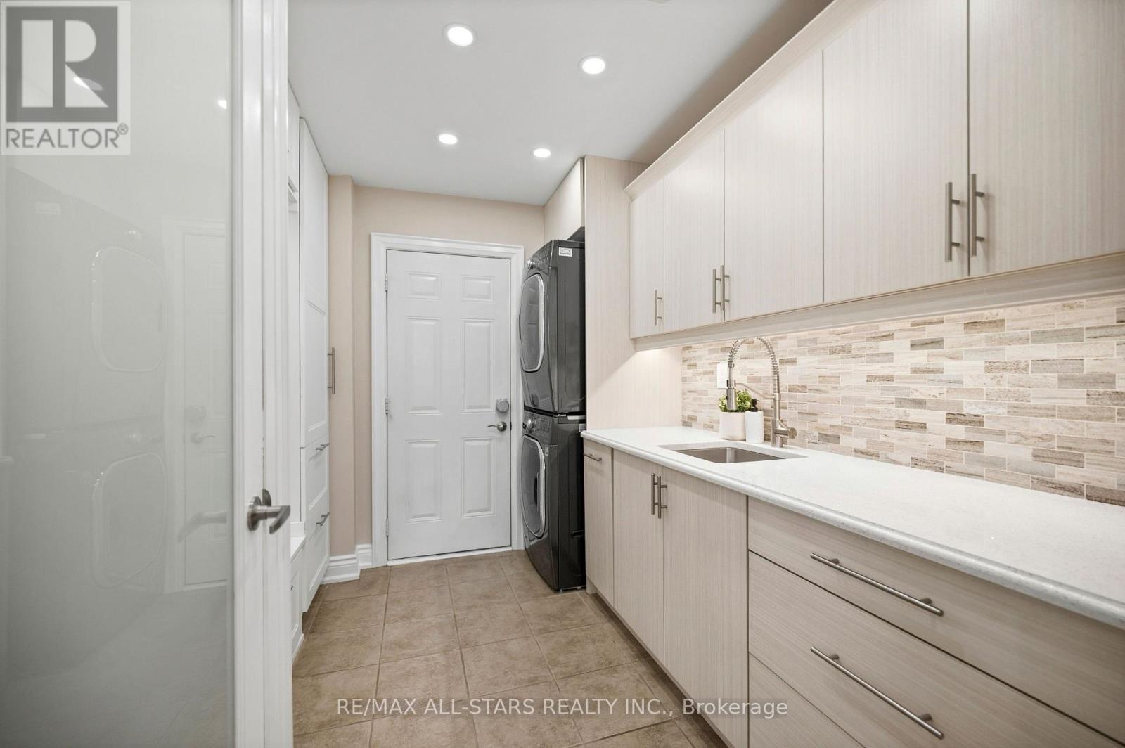 331 INMAN HEIGHTS - Image 26