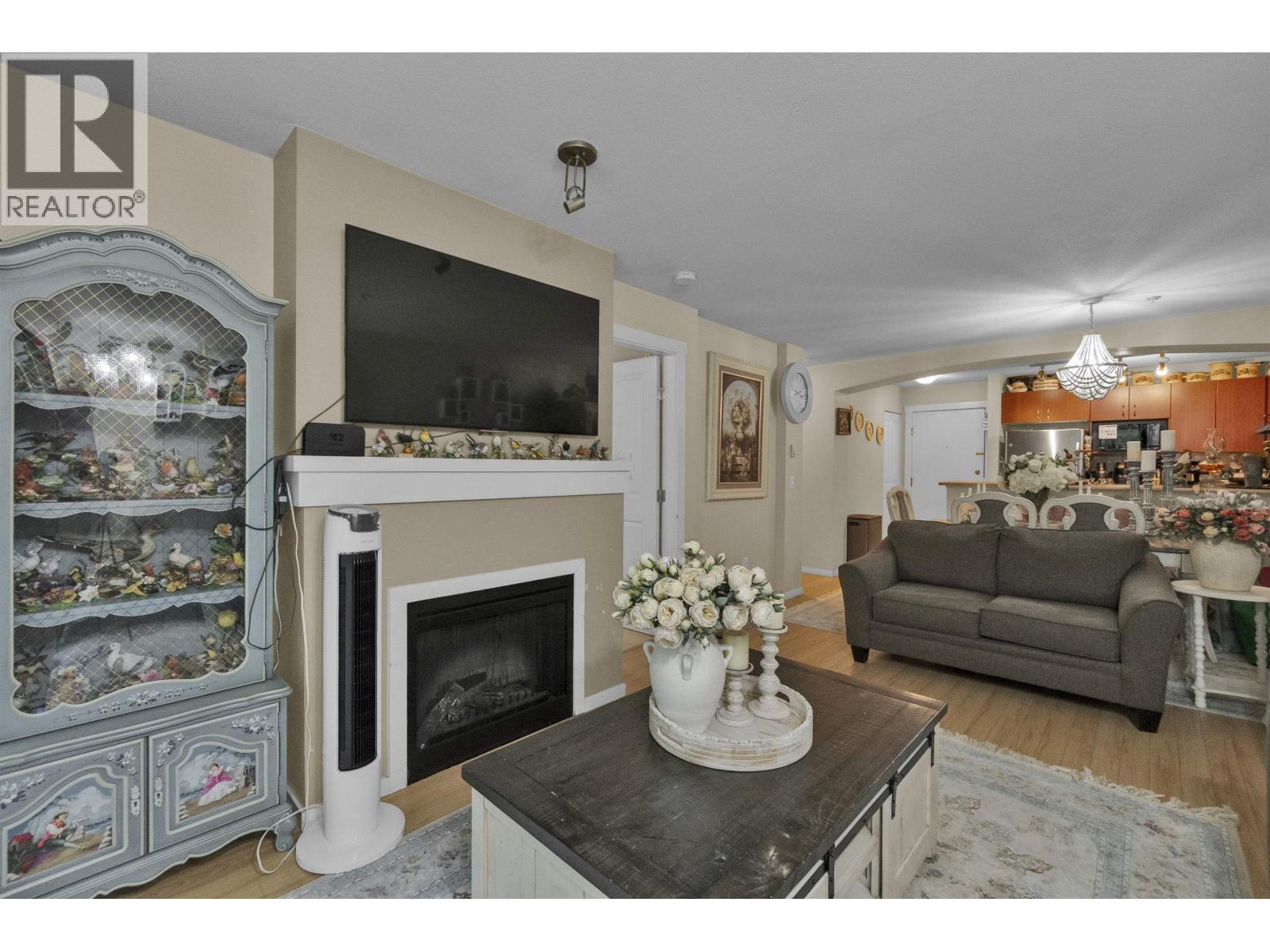 306 9283 GOVERNMENT ROAD, Burnaby — photo 3