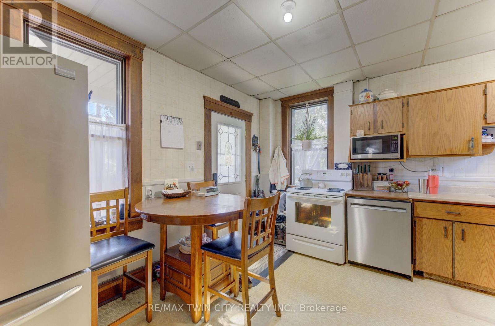 246 JACOB STREET - 16