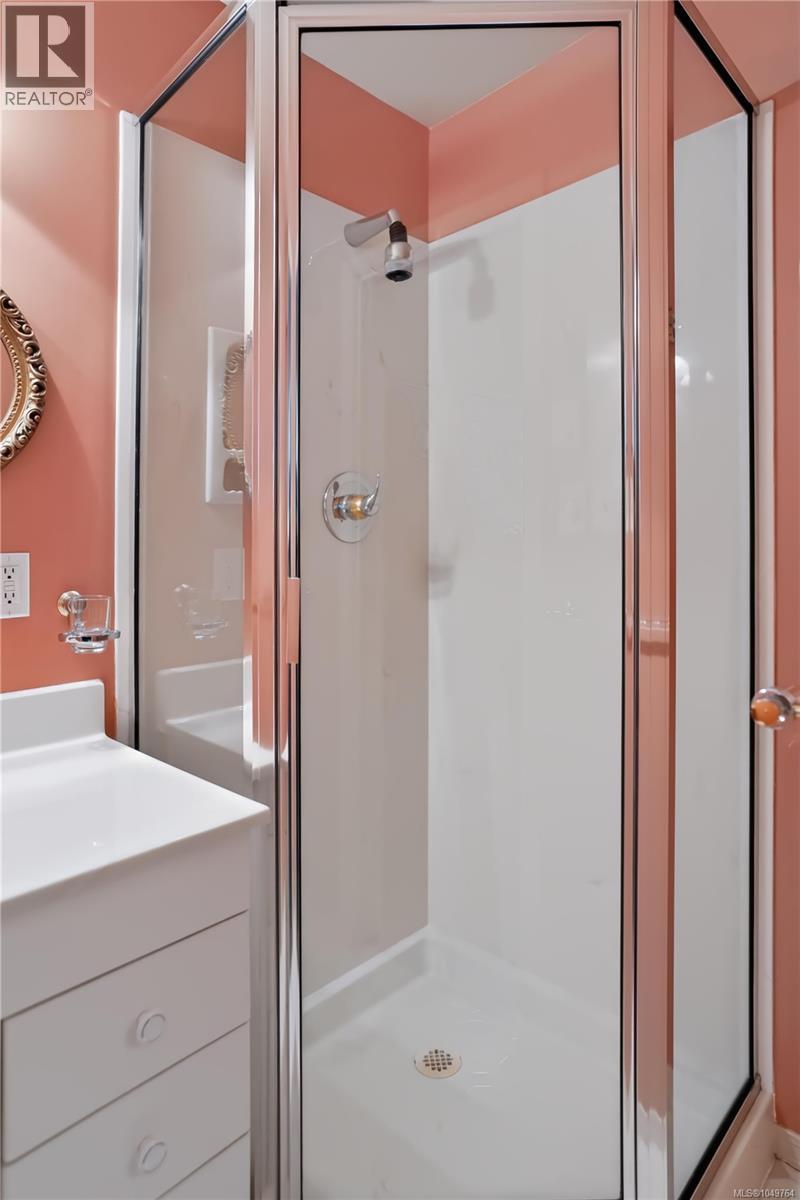 226 roland Rd - Image 35