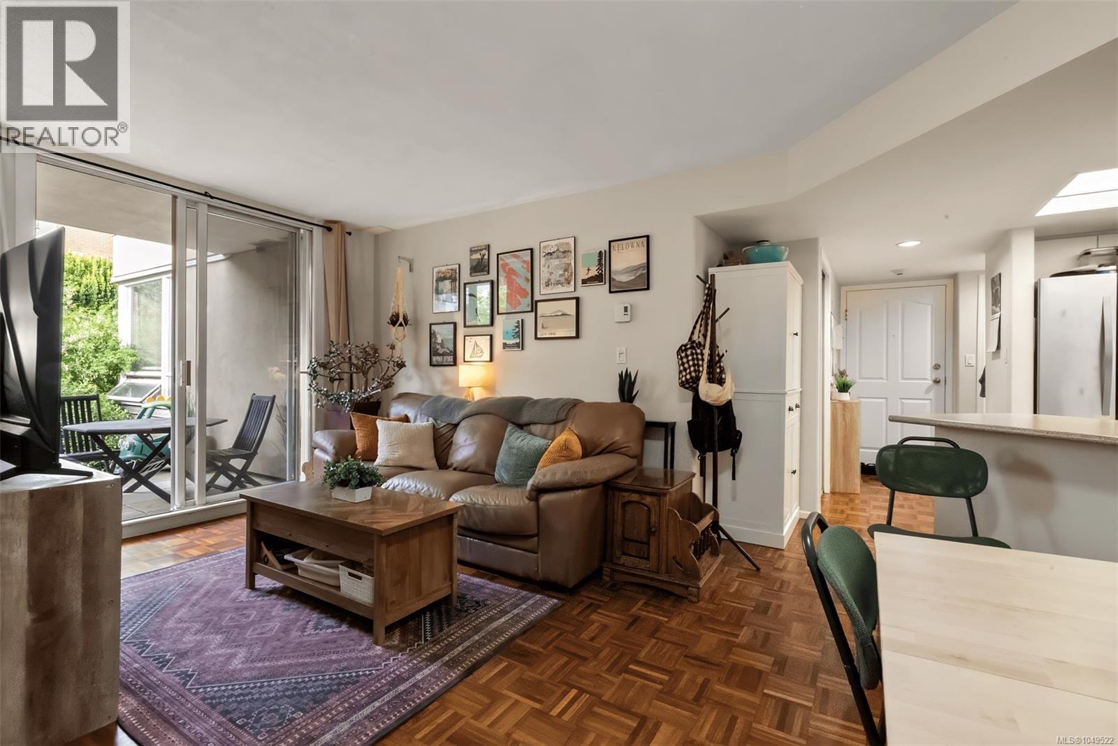 #208 930 Yates St - 10