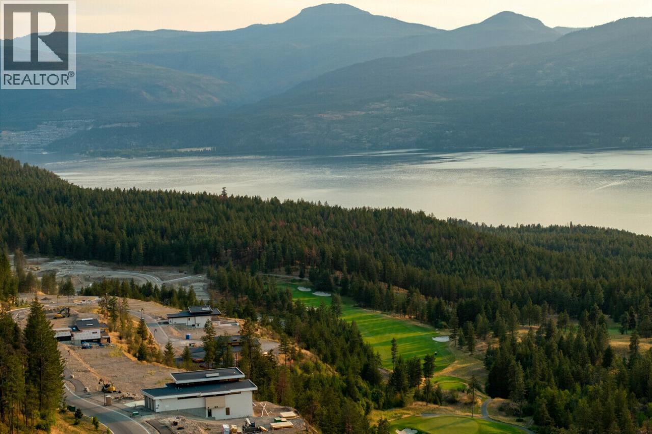  718 Outlook Point, Vernon