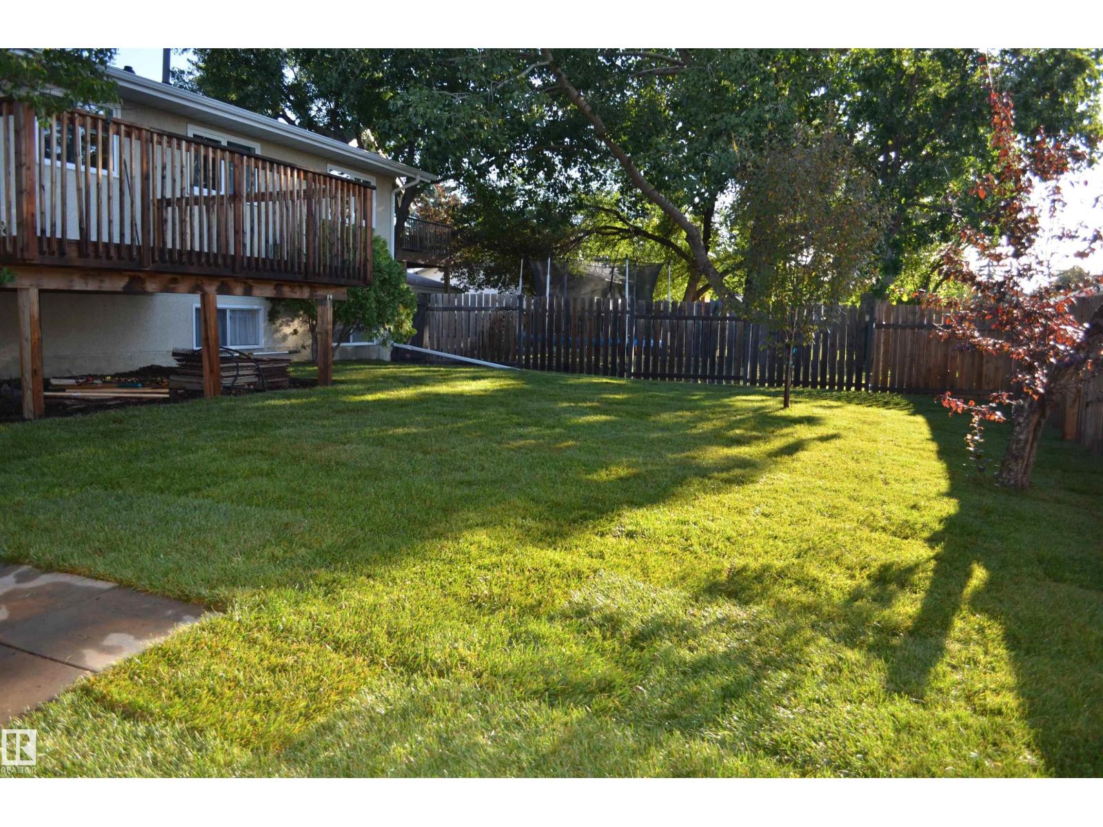 10423 33 AV NW - 38
