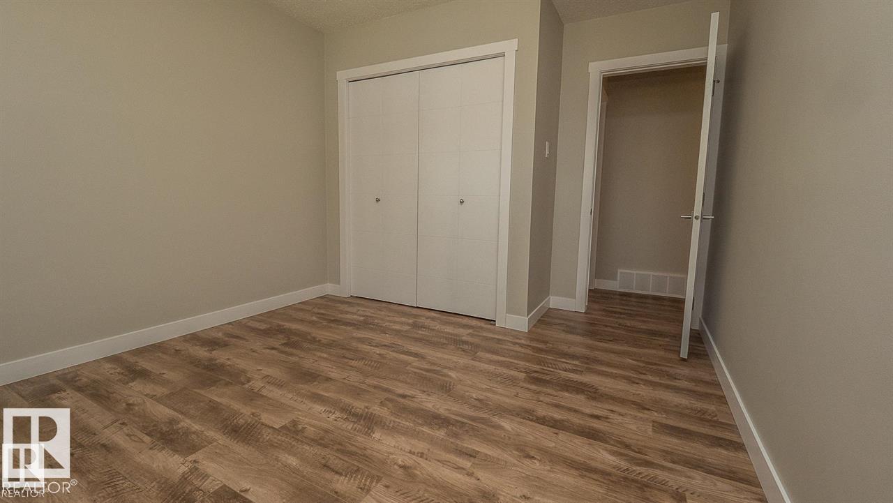 6 GREENVIEW CR - 13