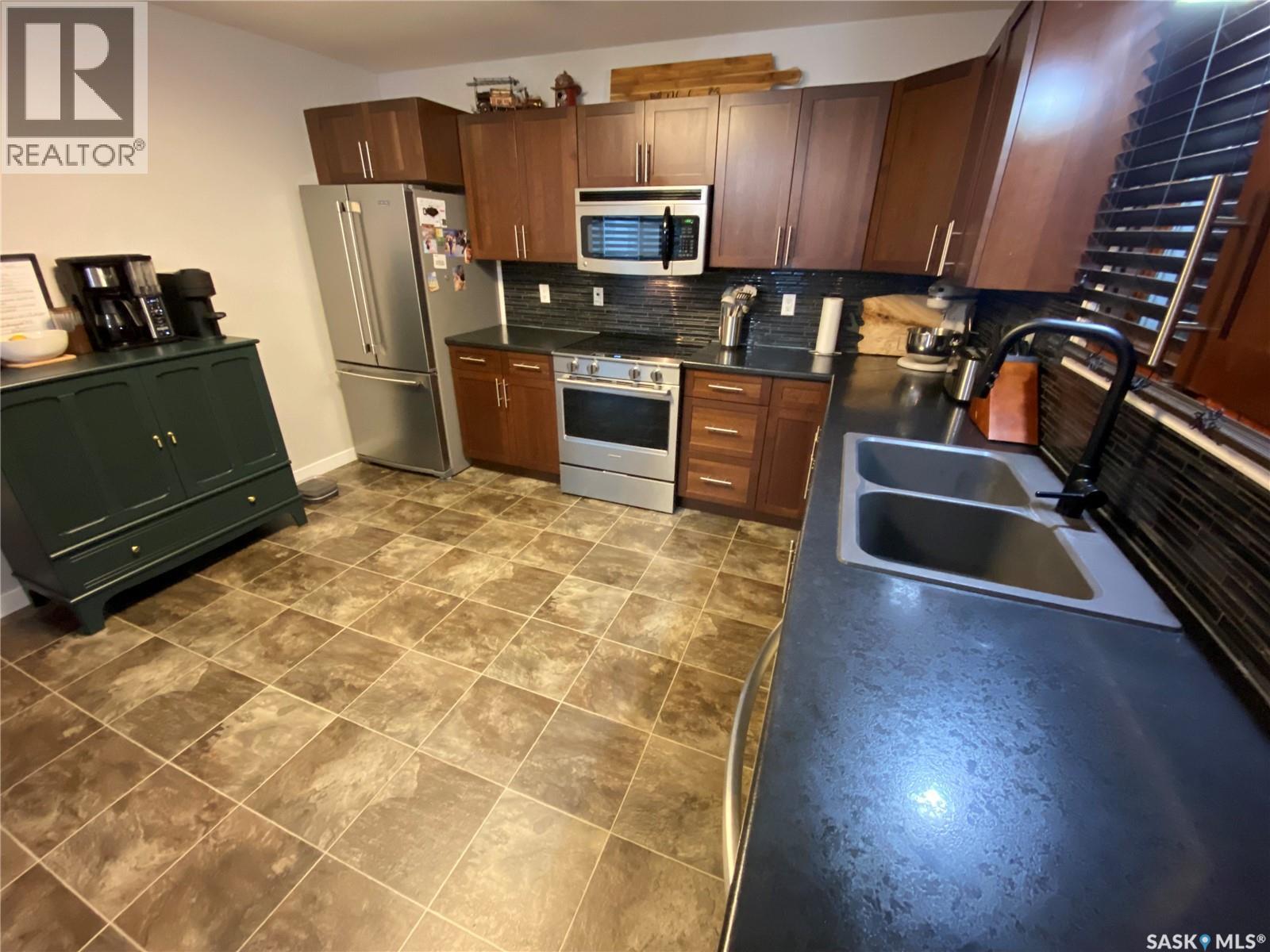 27 Reaman AVENUE, Yorkton — photo 3