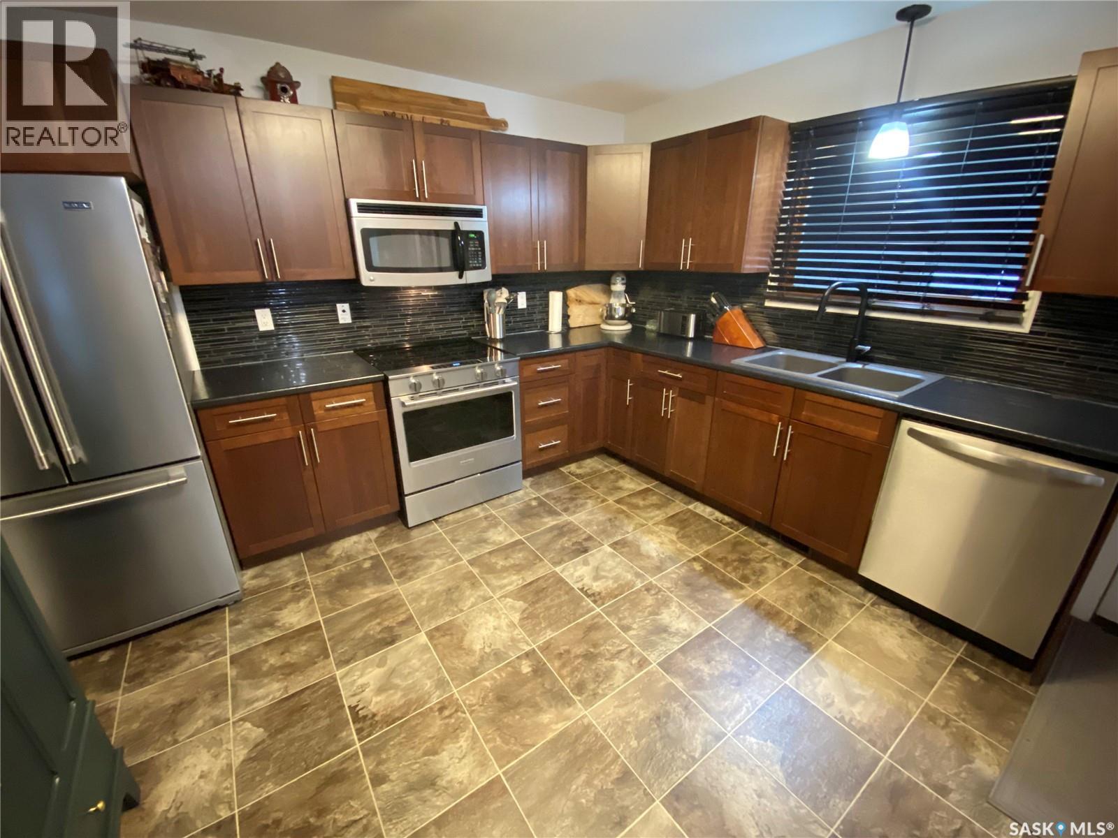 27 Reaman AVENUE, Yorkton — photo 4