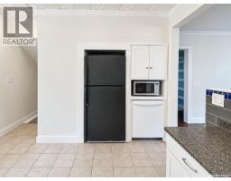 Den - 3054 Athol Street, Regina, SK S4S1Y5 Photo 8