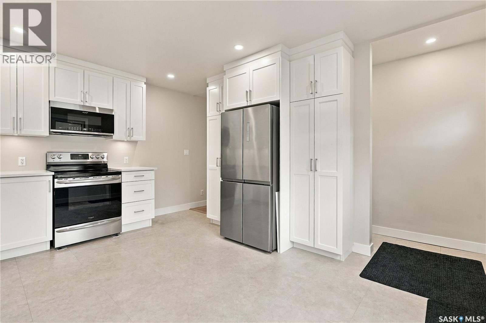 3231 Robinson STREET - 20