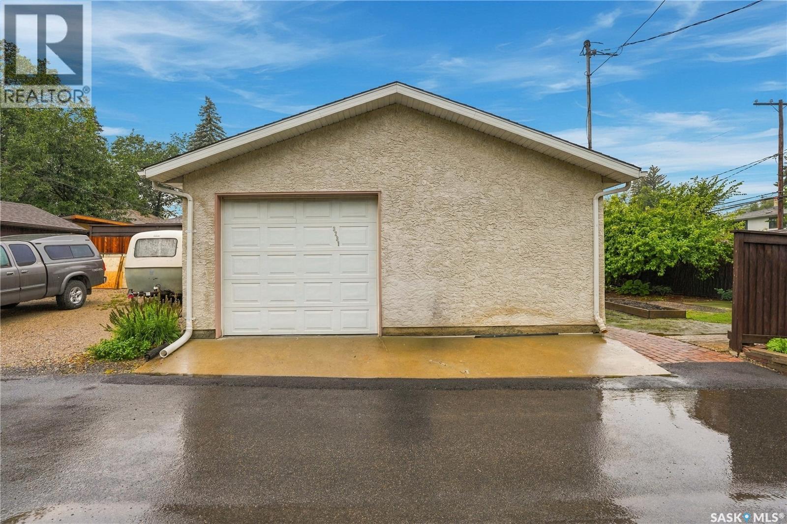 3231 Robinson STREET - 44