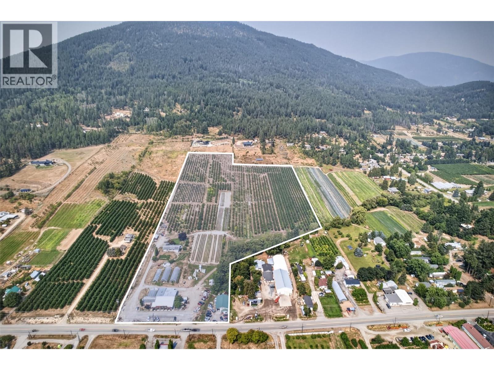 3016 Highway 3, Creston — photo 1
