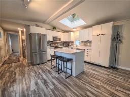 502 Centre Avenue, Brandon, MB R7C0A4 Photo 13
