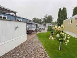 502 Centre Avenue, Brandon, MB R7C0A4 Photo 6