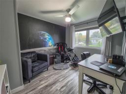 502 Centre Avenue, Brandon, MB R7C0A4 Photo 21