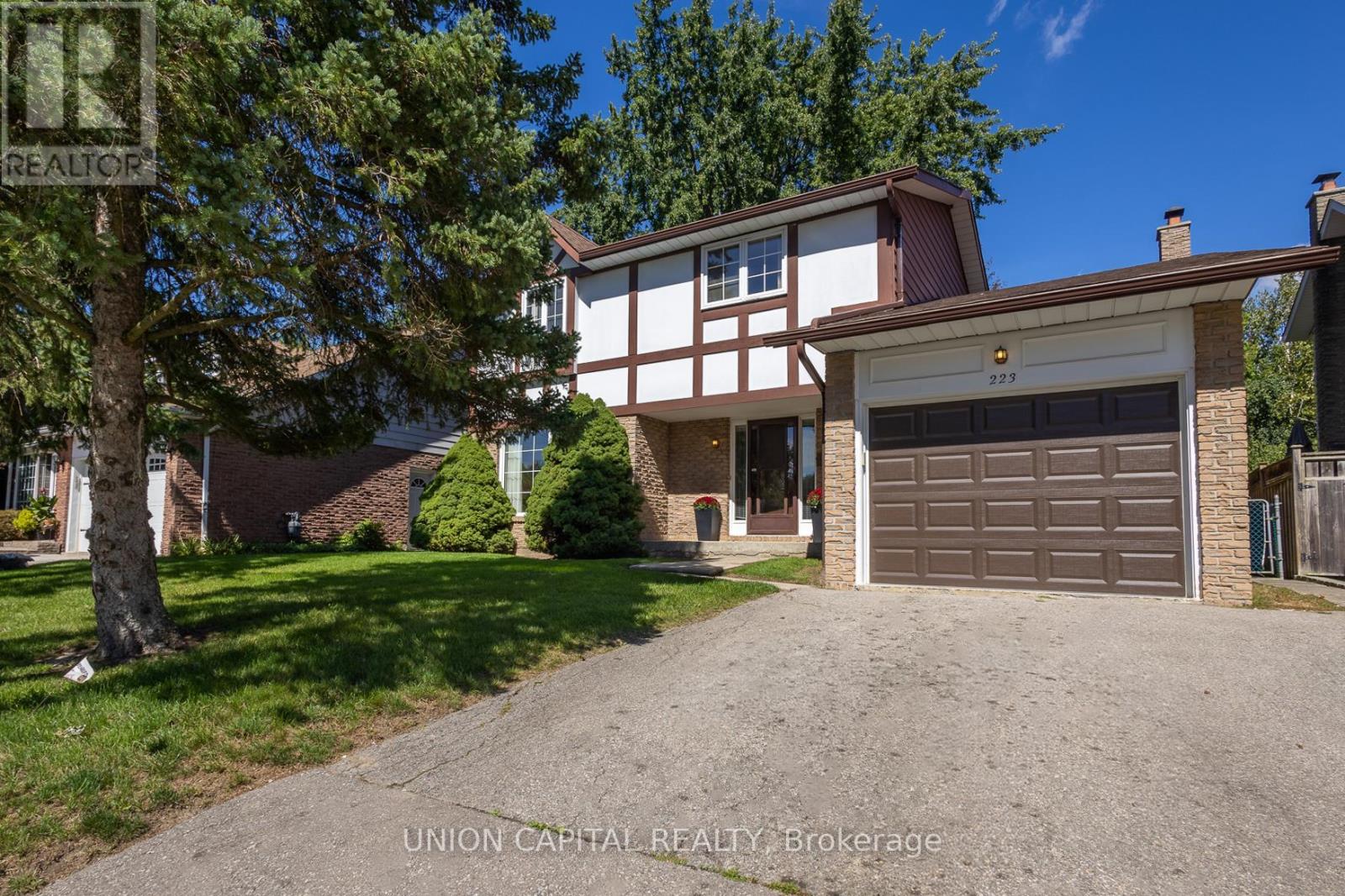 223 CENTRE STREET W, Richmond Hill (Mill Pond) — photo 2