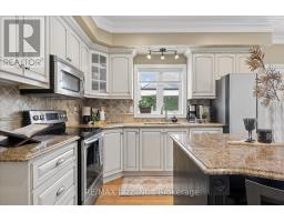 Kitchen - 140 Taylorwood Court, Oshawa, ON L1G7V7 Photo 10