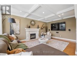 Living room - 140 Taylorwood Court, Oshawa, ON L1G7V7 Photo 14